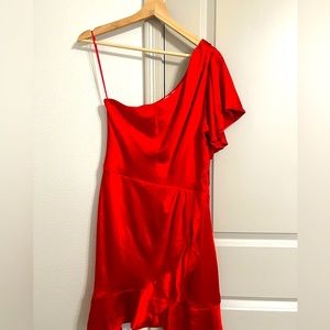 Gorgeous elegant red half shoulder dress